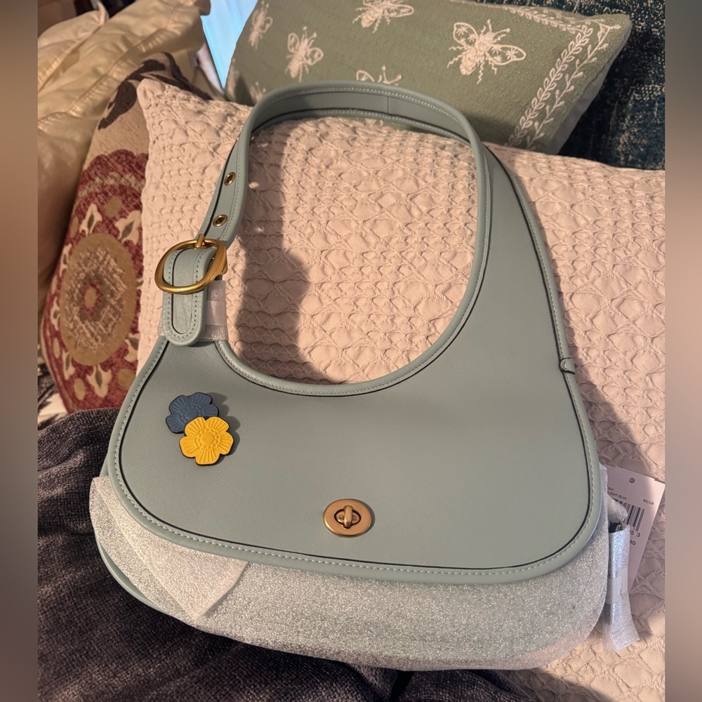 NWT Coach Cashin Shoulder Bag with Tea Roses